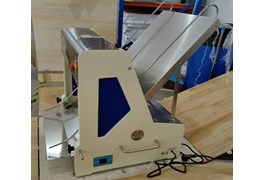Máy Cắt Lát Bánh Mì Gối HKTS-30D 1