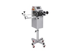 Máy xoắn vỏ xúc xích Fujee PR-360 1