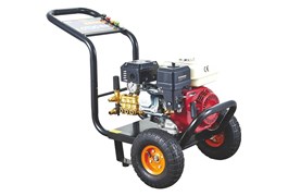 Máy rửa xe áp lực chạy xăng BT-180V 1