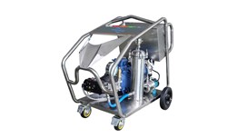 Máy phun nước áp suất cao Kolner 800 bar dùng để vệ sinh tàu thuyền 2